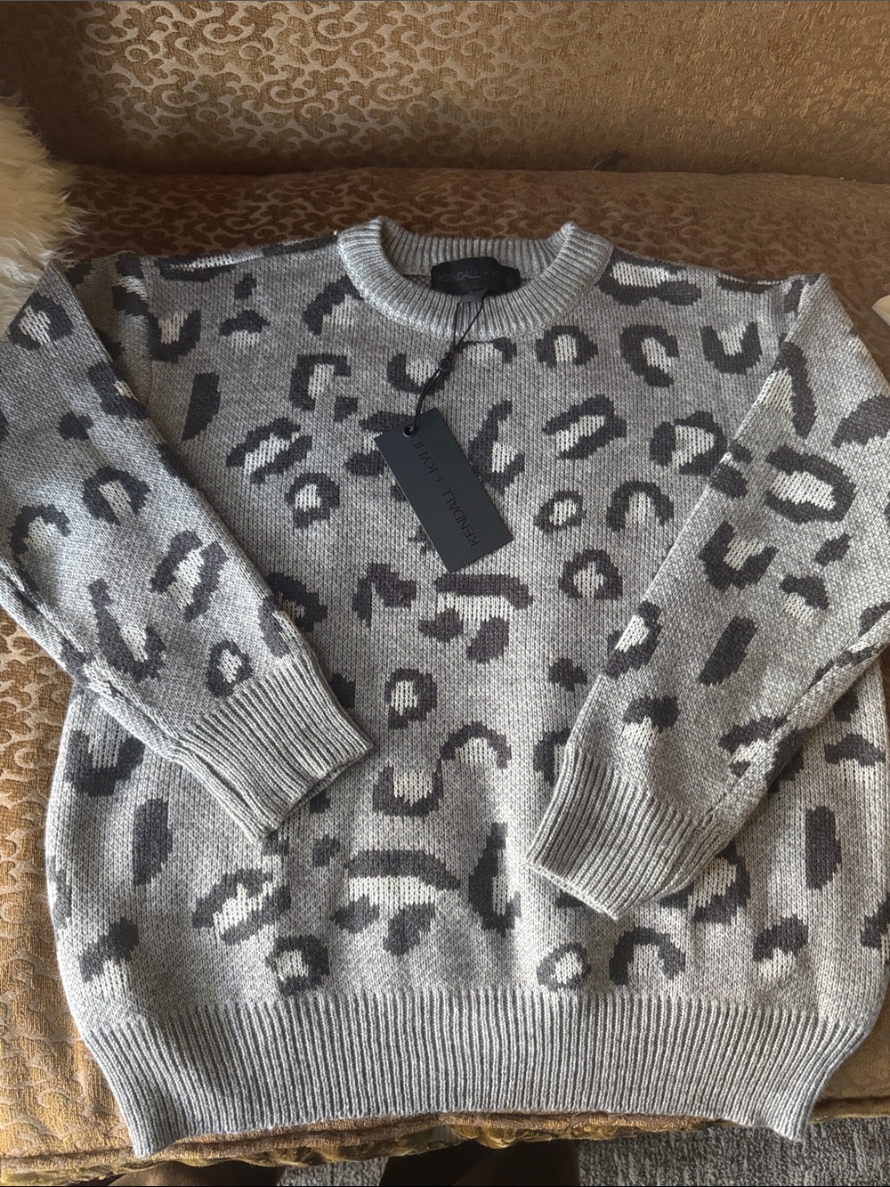 NWT Kendall + Kylie Leopard Print Sweater size small.